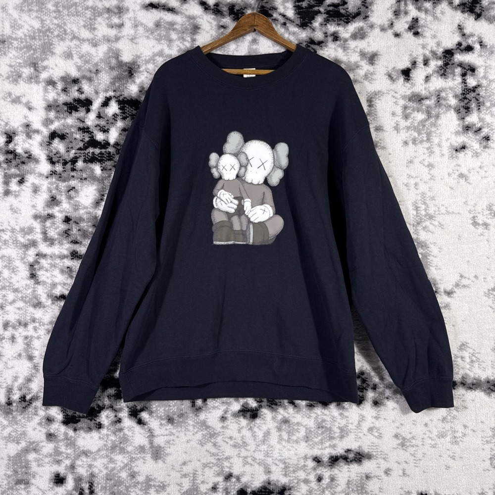 Uniqlo x KAWS Sweatshirt Adult Large Black Long Sleeve Y2K Streetwear Casual